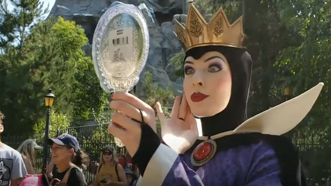 Disneyland Actress makes all the heads turn with her spot on portrayal of “The Evil Queen”