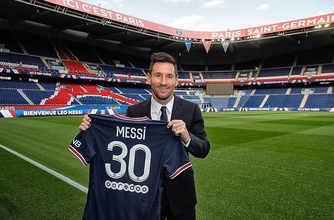 Lionel Messi moves to Paris and leaves Barcelona Hollow.