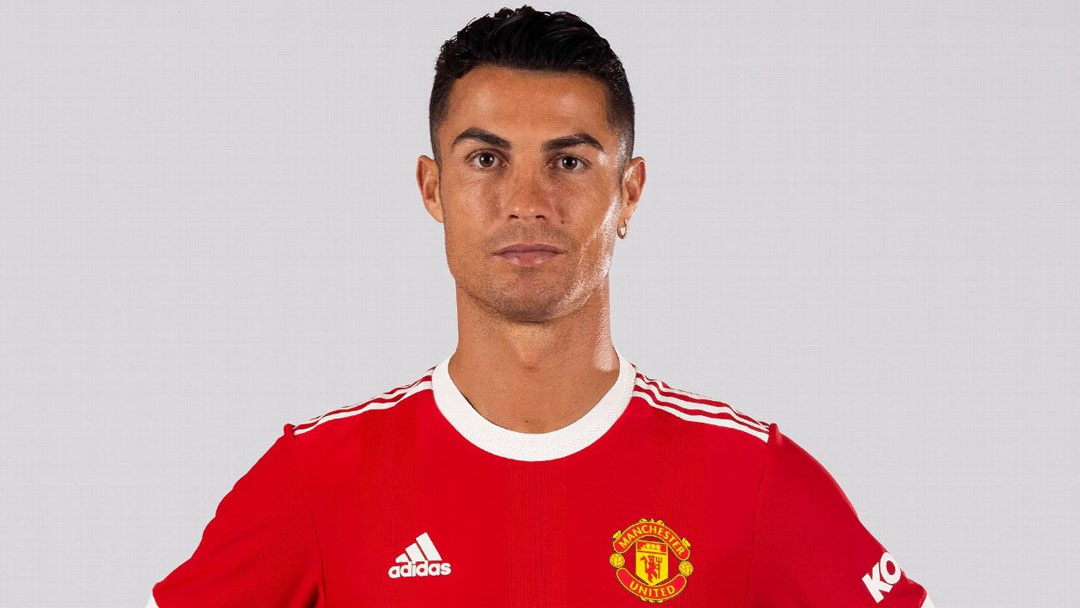 Cristiano Ronaldo Surprises everyone by joining Manchester United