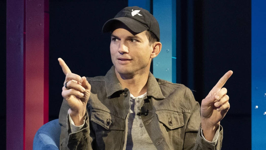 In the wake of a rare autoimmune disorder, Ashton Kutcher says “I’m lucky to be alive”.